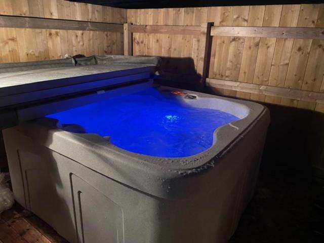 Pond View Pod 3 With Private Hot Tub -Fife - Loch Leven - Lomond Hills Βίλα Kelty Εξωτερικό φωτογραφία